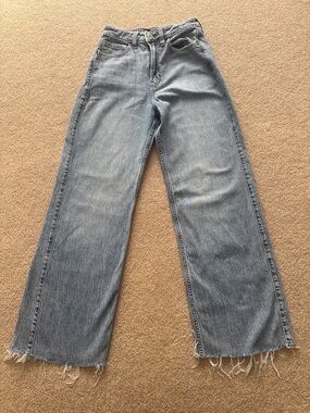 Hollister Light Blue Wide-Leg High-Rise Jeans with Frayed Hem